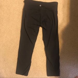 Lululemon black crops
